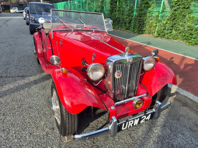 부산 수영구청은 다음 달 12일부터 광안해변공원에 ‘클래식카 포토존’을 운영할 예정이다. 사진은 포토존에 사용될 클래식카 모습. 부산 수영구청 제공