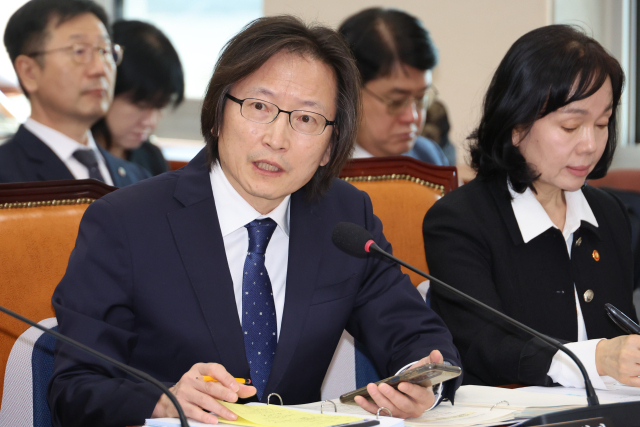 주병기 공정거래위원장이 28일 서울 여의도 국회에서 열린 정무위원회의 공정위 등에 대한 종합감사에서 위원 질의에 답하고 있다. 연합뉴스