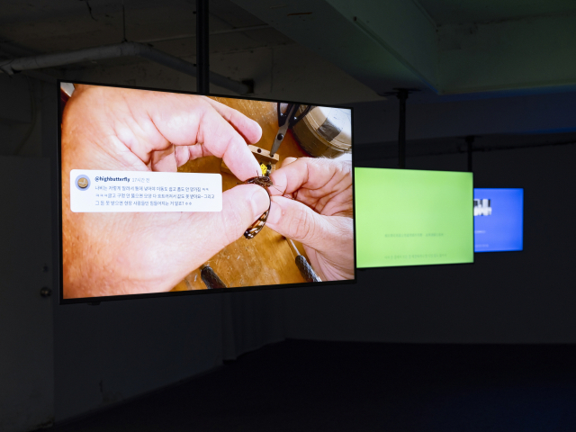 박금비, 맛있는 도넛 만드는 법, 2025, 3채널 비디오, 컬러, 스테레오 사운드, 각 15분, 5분, 6분. 공간 힘 제공