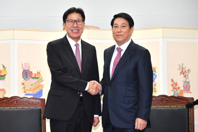 박형준 부산시장이 1일 부산 해운대구 KF아세안문화원에서 르엉 끄엉 베트남 국가주석을 공식 접견했다. 부산시 제공