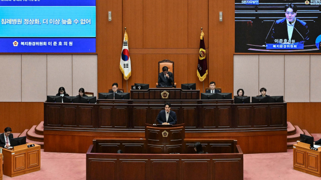 부산시의회 복지환경위원회 소속 이준호(금정2) 의원은 4일 침례병원 정상화 지연 사태에 대한 부산시와 보건복지부의 책임 있는 대응을 주문하고 나섰다. 부산시의회 제공