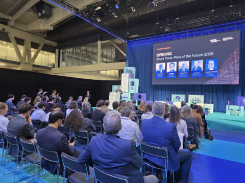 르셀로나 스마트포트에서 개회사 중인 구자림 BPA 글로벌사업단장