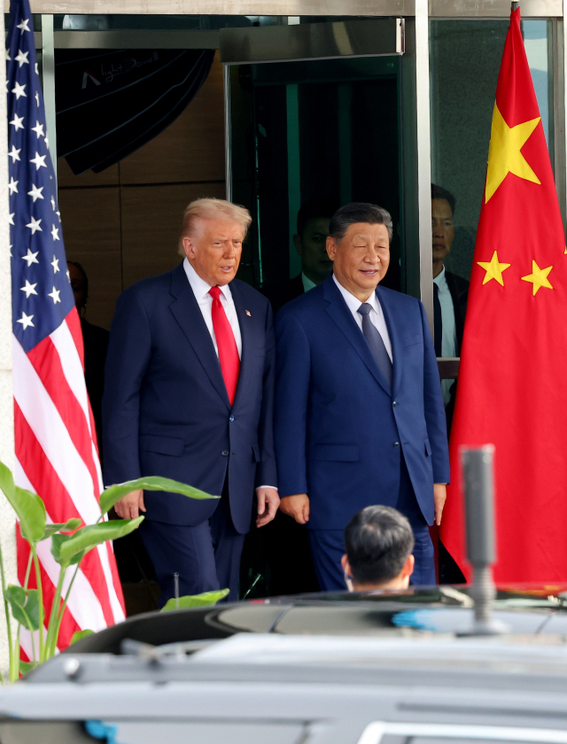 도널드 트럼프 미국 대통령과 시진핑 중국 국가주석이 지난달 30일 부산에서 만났다. 연합뉴스