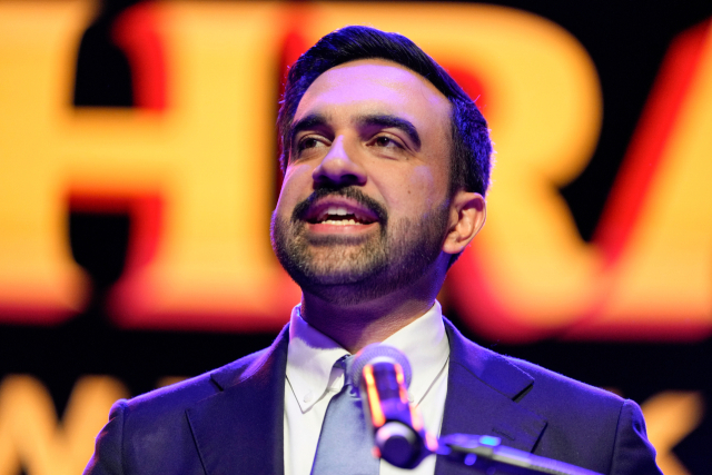 조란 맘다니 민주당 후보가 4일(현지 시간) 미국 뉴욕시장 선거에서 승리한 뒤 연설을 하고 있다. AP연합뉴스연합뉴스