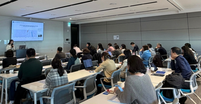 업비트 김가은 데이터랩 연구원이 NH투자증권 프라이빗 뱅커(PB) 대상 업클래스에서 ‘공포 탐욕 지수‘에 대해 설명하고 있다. 두나무 제공