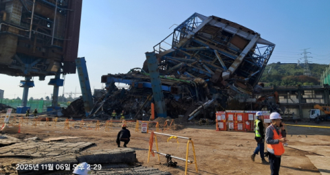 울산 동서발전 발전소 붕괴 구조자 4명으로 늘어… 5명 수색 중