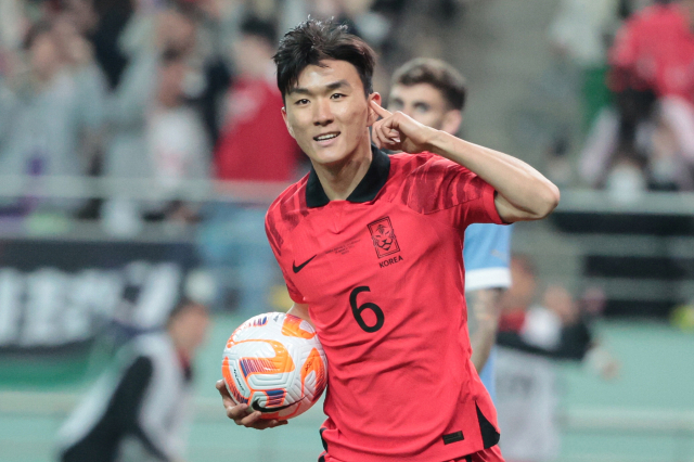 허벅지 부상으로 11월 예정된 A매치에서 이탈한 황인범. 부산일보DB