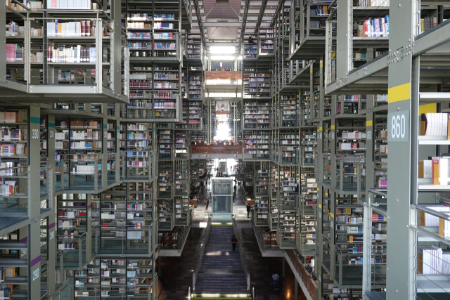 가장 현학적인 도서관으로 불리는 멕시코시티 바스콘셀로스 도서관. 이상훈 제공