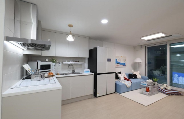 국토부와 LH는 삼성전자와의 협력을 통해 모듈러 공법과 AI 가전기술이 융합된 ‘미래형 스마트주거공간’을 소개했다. 국토부 제공