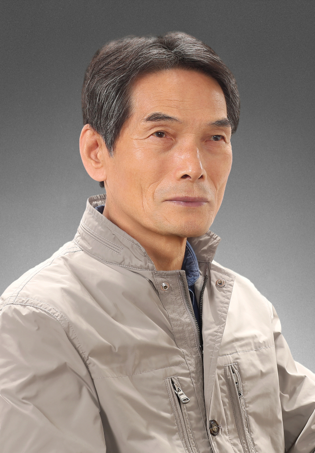 제2회 용두산문학상 수상자인 최철영 시인. 부산중구문인협회 제공