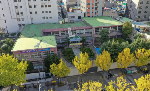 보강공사, 내부 인테리어…내년 3월 재개관 준비에 바쁜 부전도서관
