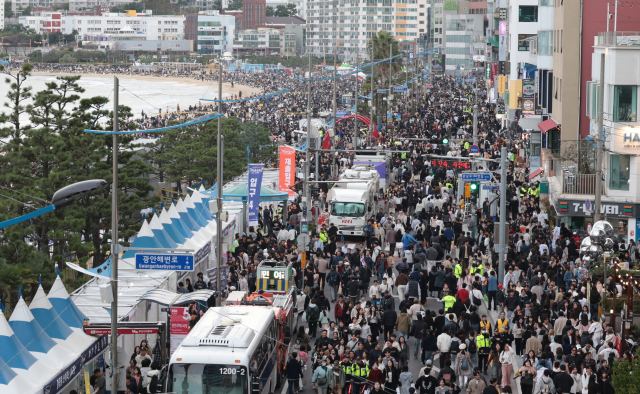 광안리 불꽃축제 관람 인파