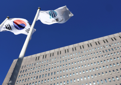 검찰 내부 잇단 퇴진 압박… 거취 정리 내몰린 총장 대행