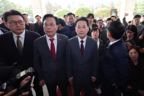 국힘 “정권 외압” vs 민주 “정치검찰 항명”…‘대장동 항소 포기’ 충돌