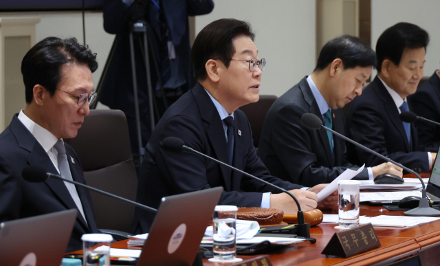 이재명 대통령이 11일 서울 용산 대통령실에서 열린 국무회의에서 발언하고 있다. 연합뉴스