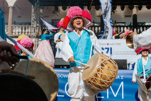 수영지신밟기보존회가 새로운 해석을 담은 창작 공연을 펼친다. 수영지신밟기보존회 제공