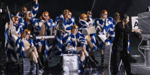 스마트폰 중독 현대인 풍자… 파격적 현대무용 ‘해머’ 부산 온다