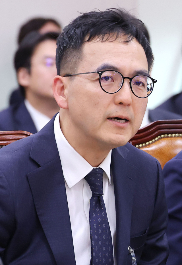 '대장동 항소 포기' 사태로 사퇴한 노만석 검찰총장 대행(대검찰청 차장검사)의 후임에 구자현 서울고검장이 임명됐다. 사진은 지난달 국회 법제사법위원회 전체회의에 참석한 구 고검장. 연합뉴스