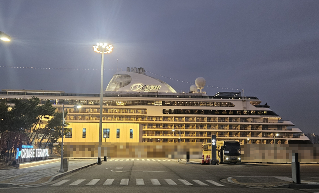 인천항 크루즈 터미널에 리젠트 세븐시즈(Regent Seven Seas)사의 ‘세븐시즈 익스플로러(Seven Seas Explorer)’호가 정박해 있다. 인천항만공사(IPA) 제공