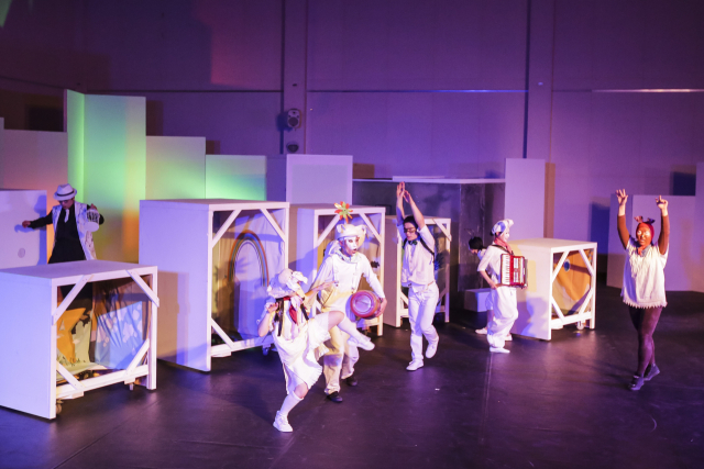 참여 예술인 작품 활동 사진 중 예술집단C 공연 모습. 부산문화재단 제공