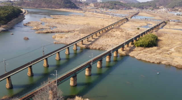 밀양강교(착공전 2017년 12월) 전경. 철도공단 제공