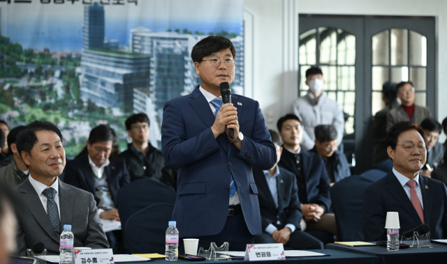 경남도와 거제시, (주)그란크루세는 18일 소노캄 거제에서 ‘거제 기업혁신파크 성공추진 선포식’을 열었다. 거제시 제공