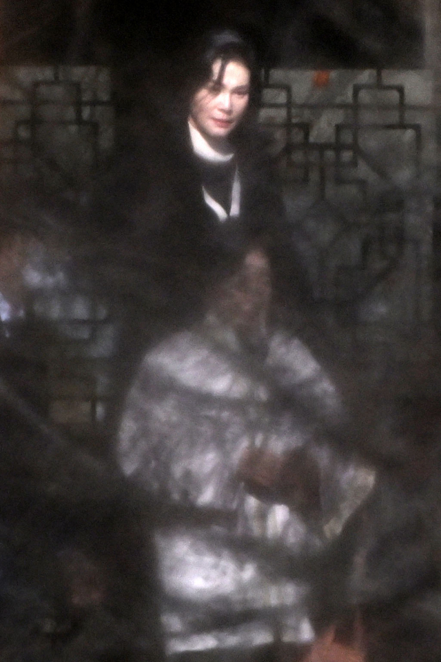 19일 오전 경기도 용인시 호암미술관 인근 선영에서 열린 호암 이병철 삼성 창업회장 38주기 추도식에 홍라희 삼성미술관 리움 명예관장과 이서현 삼성물산 사장이 참석해 있다. 연합뉴스