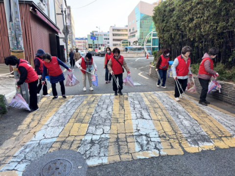 건강관리협회 부산동부(동래), ‘동래구민 청소하는 수요일’ 참여