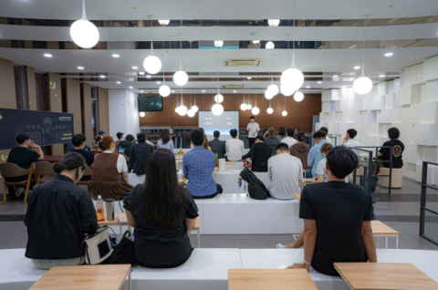 동아대 석당박물관 ‘로컬라이즈 융합라이시움’ 참가자들, 프로그램 진행 모습.