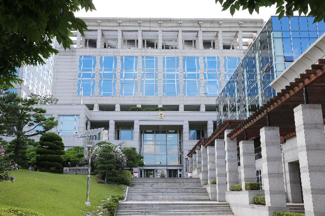 부산시의회 건물 전경. 부산일보DB