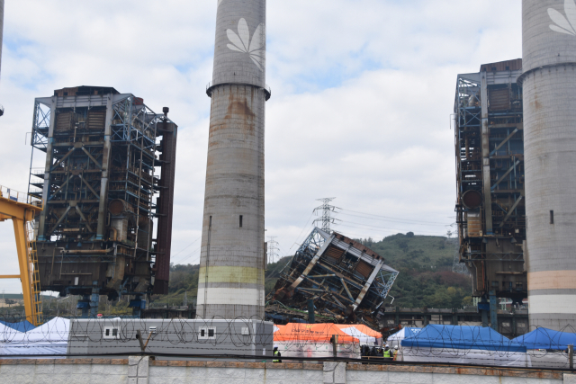울산 붕괴사고 25m 높이서 추락하고도 생존했다 - 뉴스 썸네일 이미지