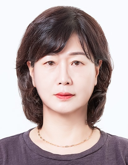 제51회 부산미술대전 통합대상에 민화 부문 최인선 작가. 부산미술협회 제공