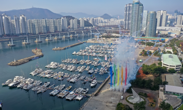 24일 오전 부산 해운대구 수영만 요트경기장 광장에서 수영만 요트경기장 재개발 민간투자사업 착공식이 열렸다.김종진 기자 kjj1761＠