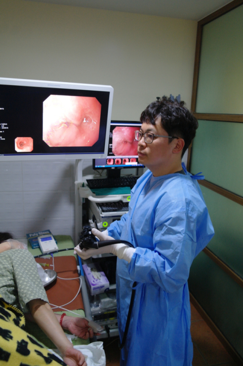 노년층, 가을·겨울철 '폐렴구균 백신 접종' 챙겨야 [닥터큐 전문의를 만나다]