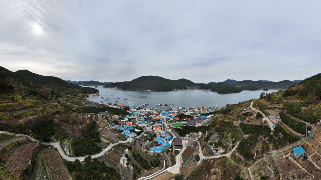 ‘2025년 어(漁)울림마을’ 부문 대상을 수상한 경남 거제시 산달도 마을 전경. 어촌어항공단 제공