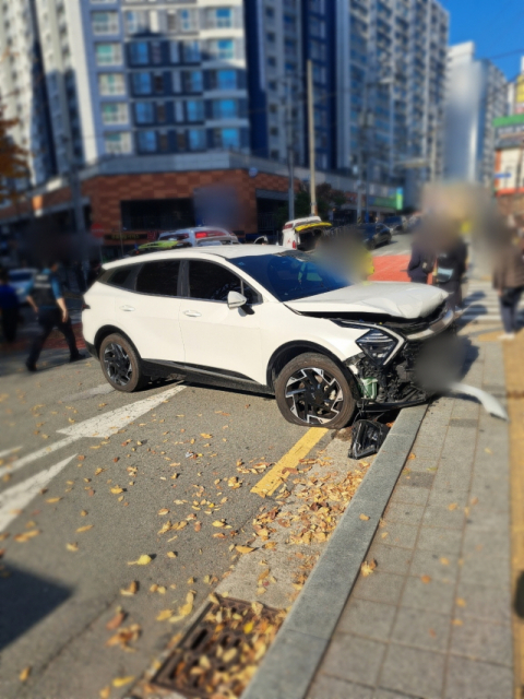 [영상] 부산 남구서 유턴하던 차량에 초등학생 치여 숨져… 어머니도 중상(종합)