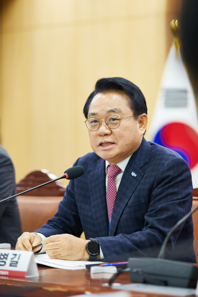 26일 오전 국회 의원회관에서 열린 ‘친환경선박 투자 촉진 조세특례 신설 추진 토론회’에서 안병길 한국해양진흥공사 사장이 개회사를 하고 있다. 해진공 제공