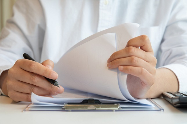 국민들이 정부나 지자체로부터 어떤 처분을 받았을 때, 이의신청이 가능하다는 점이 처분서에 명시된다. 클립아트코리아