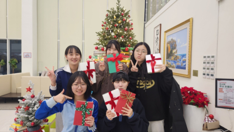 춘해보건대 도서관, ‘나는 빛나는 별이다’ 북트리 전시 운영