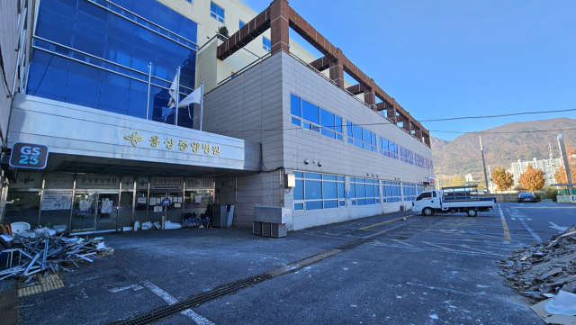 오는 9일 임시 운영에 들어가는 양산성모병원(구 웅상중앙병원) 전경. 현재 개원을 위해 리모델링 공사를 진행 중이다. 김태권 기자