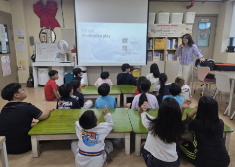 걷기놀이 명상 모습.