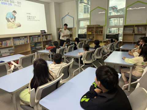 응급구조사 체험 모습.