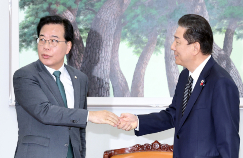 [사설] '내란 몰이'에 빠진 민주, '계엄의 강'서 허우적대는 국힘