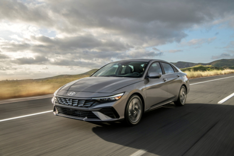 국산 ‘쏘렌토’, 수입 ‘모델 Y’ 2025 판매량 1위 ‘눈앞’