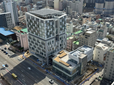 나라키움 부산 온타워 건물 전경.