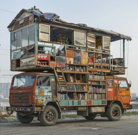 강해성 + 문소정 + 한경태, 이동하는 모듈러 만물상. 부산현대미술관 제공