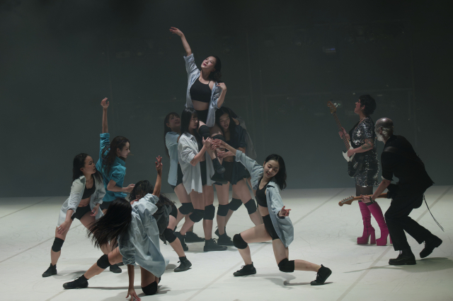 '노 매터'(No Matter) 3부작 중 세 번째 'Take Back the Night' 공연 모습. 팔레 드 페스티벌(칸) 제공