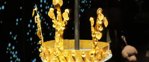 첫눈에 황홀지경 신라 금관 여섯 점…<br />언제 다시 볼 수 있을지