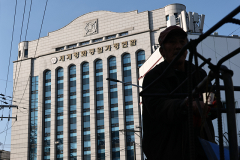 경찰, 통일교·전재수 의원실 등 10여곳 압수수색, 전방위 강제수사 본격화