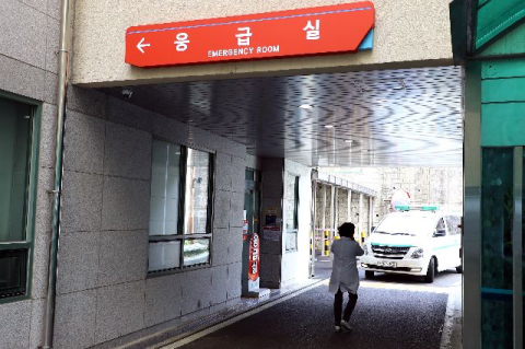 [사설] ‘응급실 뺑뺑이’ 이유 아는 정부, 응급 대책 서둘러야